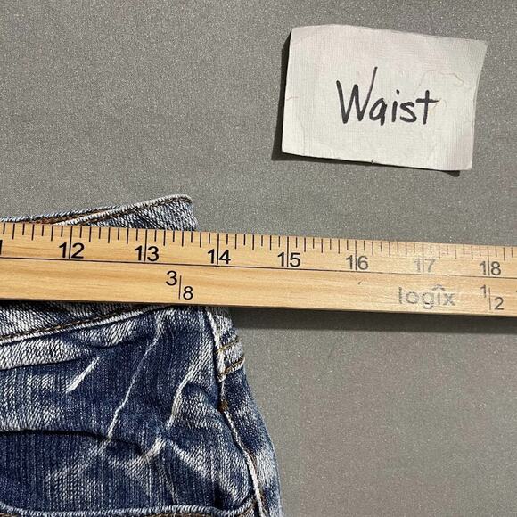 LA Blues Size 6 Embellished Blue Jean Denim Capris Y2K Button Flap Pockets Crop - Picture 9 of 13